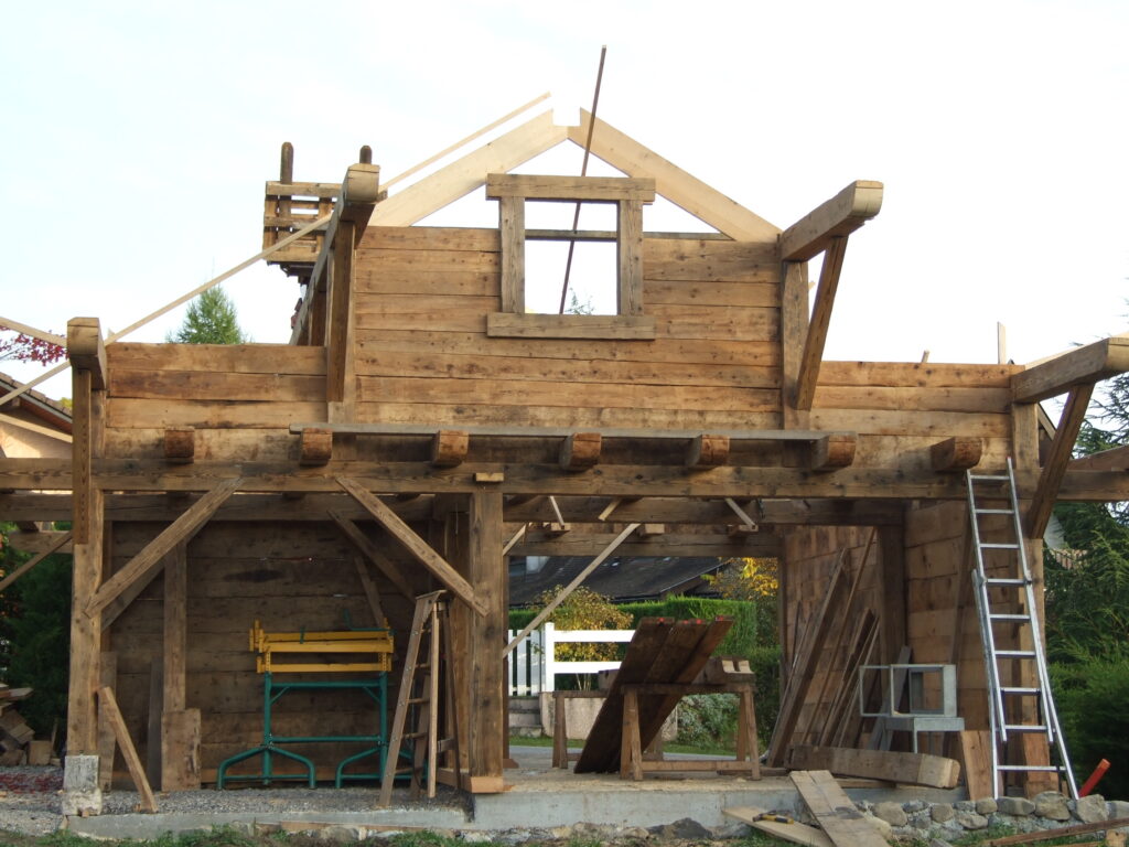 Garage en vieux bois