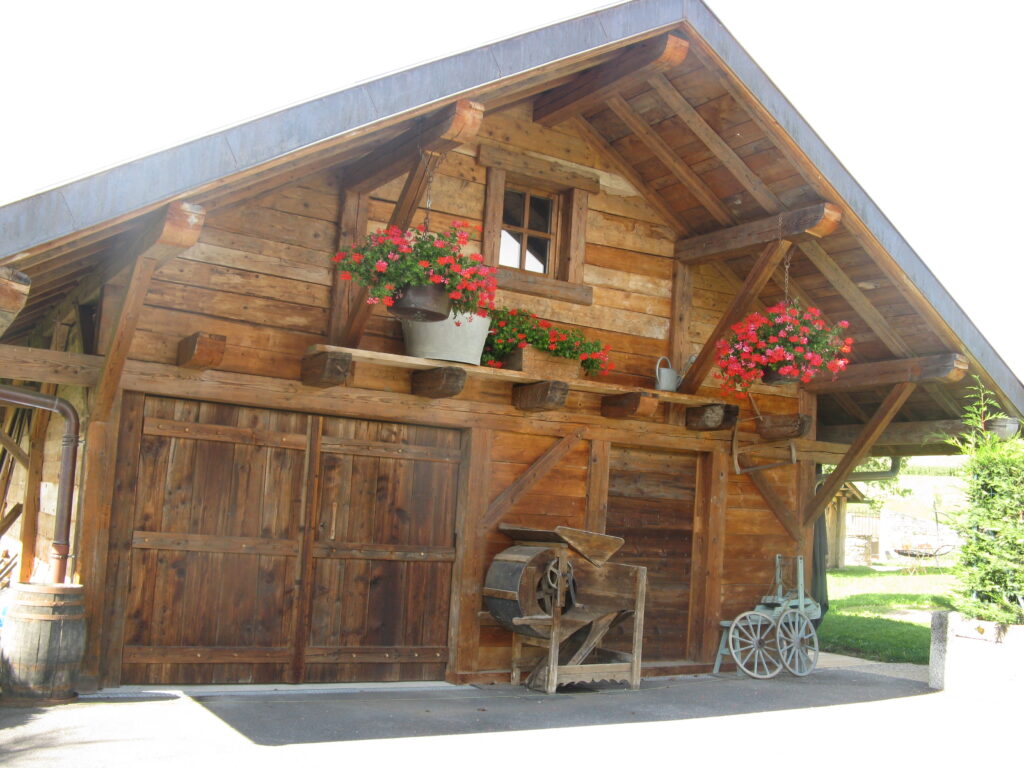 Garage en vieux bois